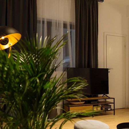 Bright 3Br Flat - Top Location - Green View Balcony Букурещ Екстериор снимка